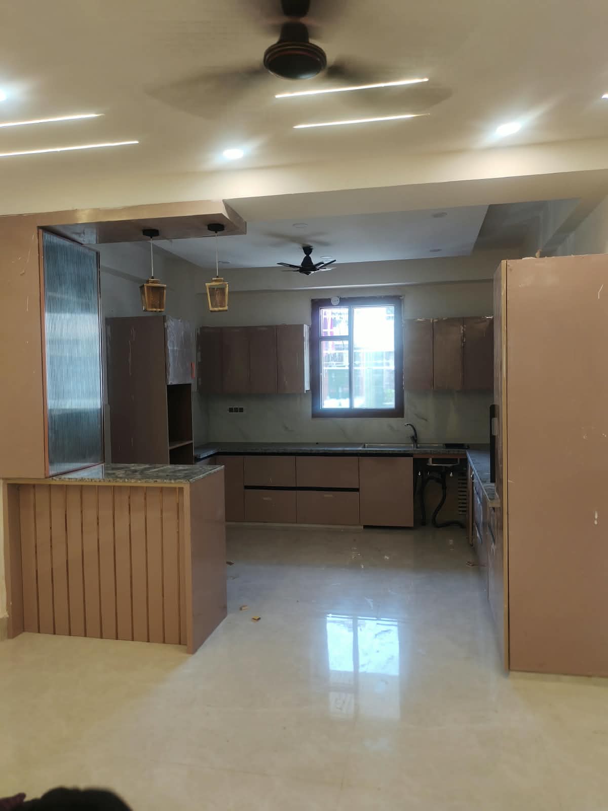 BUILDER FLOOR 