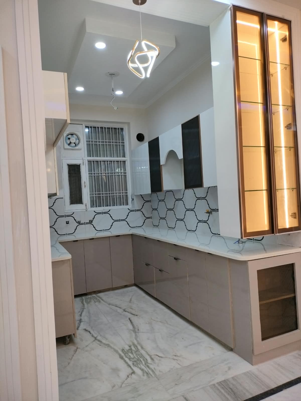 Independence builder floor 