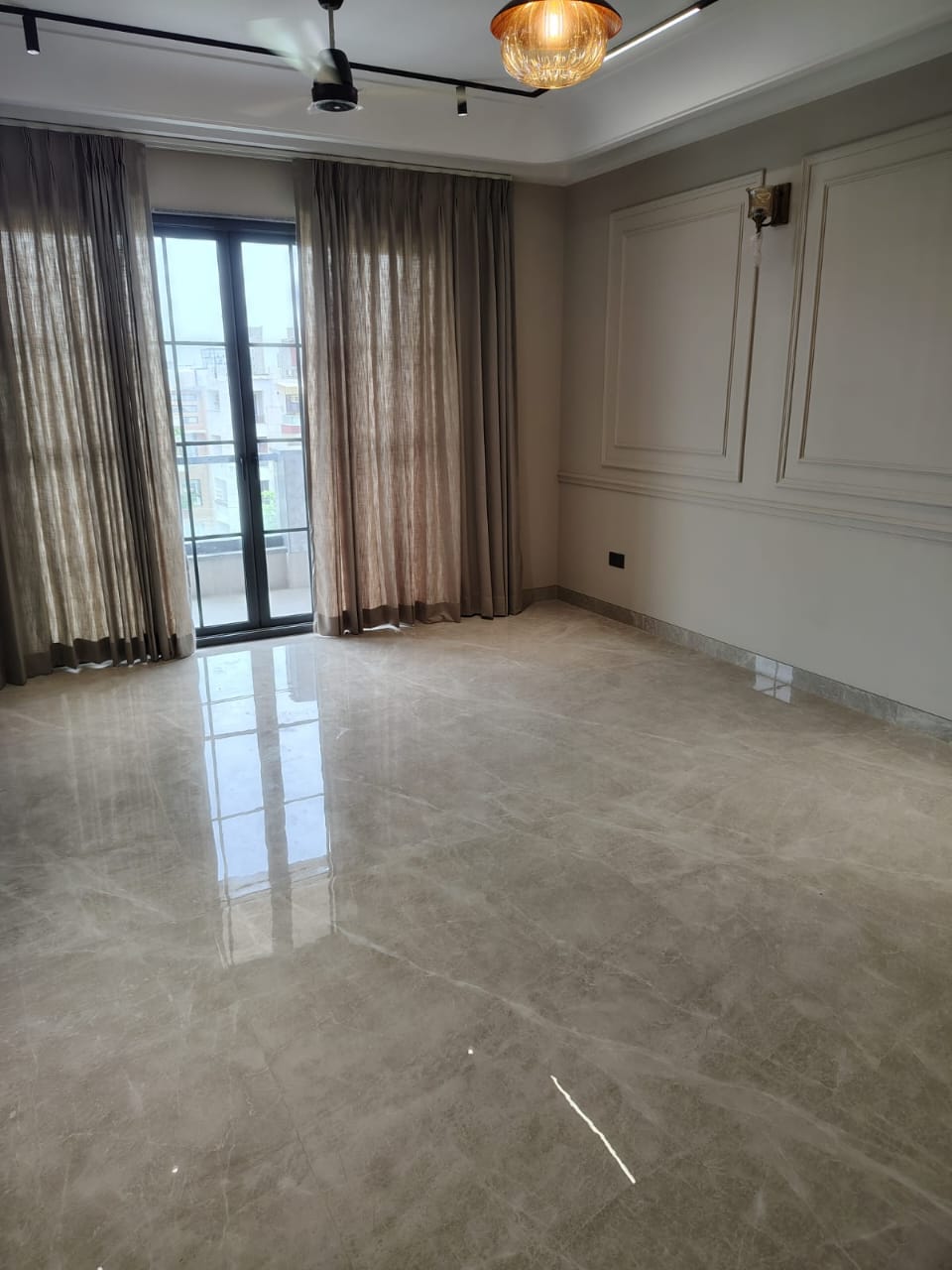 builder floors in green filed faridabad 