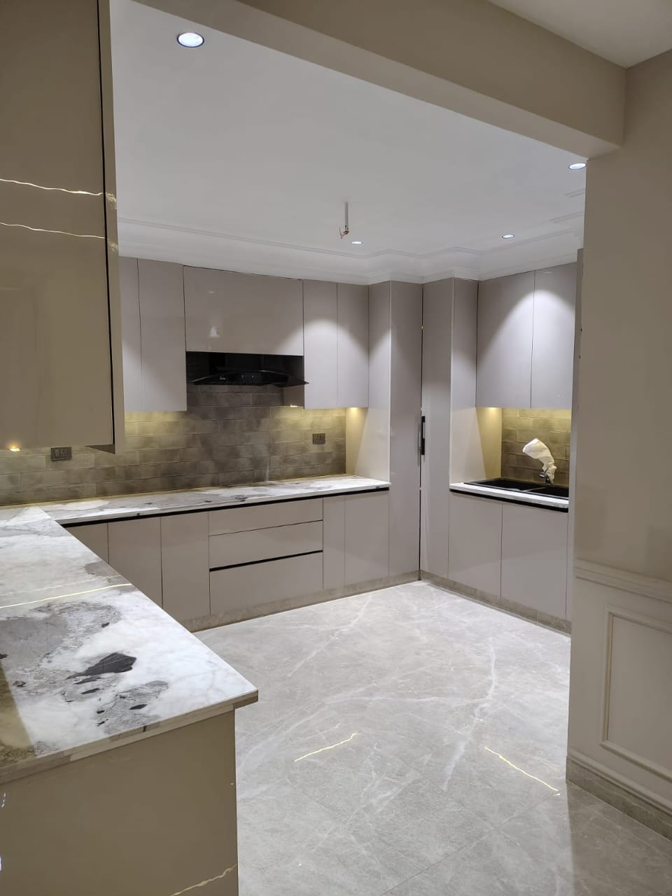 builder floors in green filed faridabad 