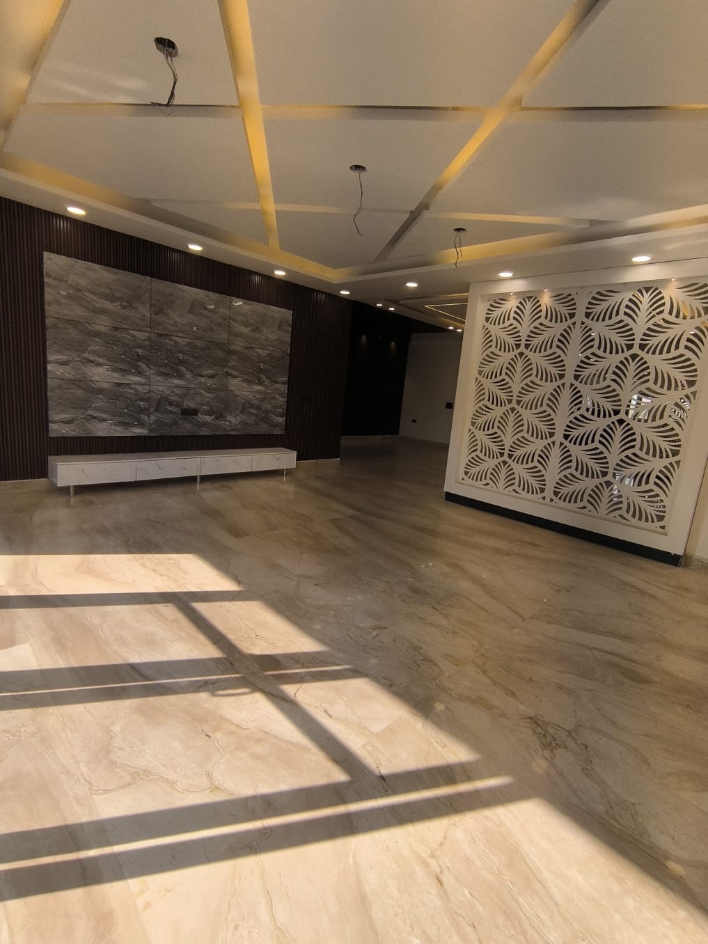 Independent floor